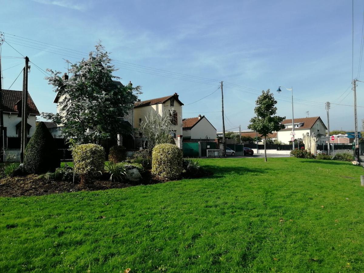 Loue Studio Propre !, Endroit Tres Calme, A 5 Minutes Gare Mantes La Jolie, Exterior foto