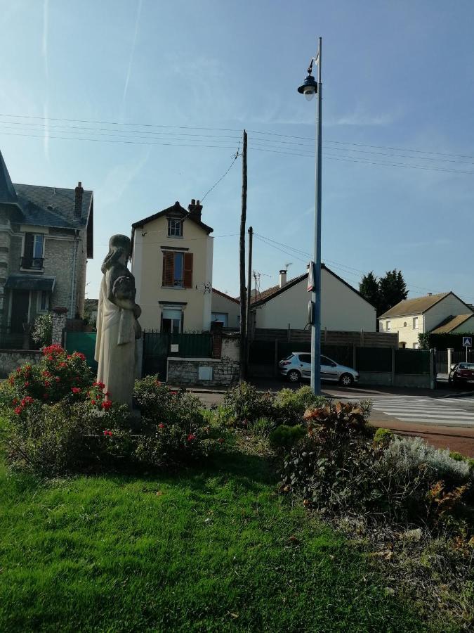 Loue Studio Propre !, Endroit Tres Calme, A 5 Minutes Gare Mantes La Jolie, Exterior foto